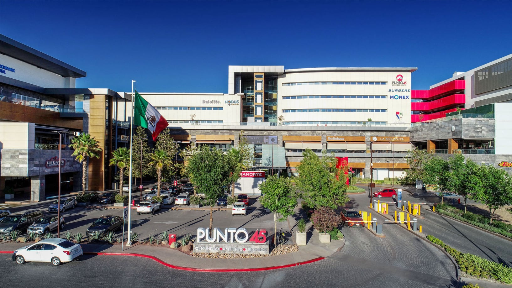 Pantallas LED Plaza Punto 45